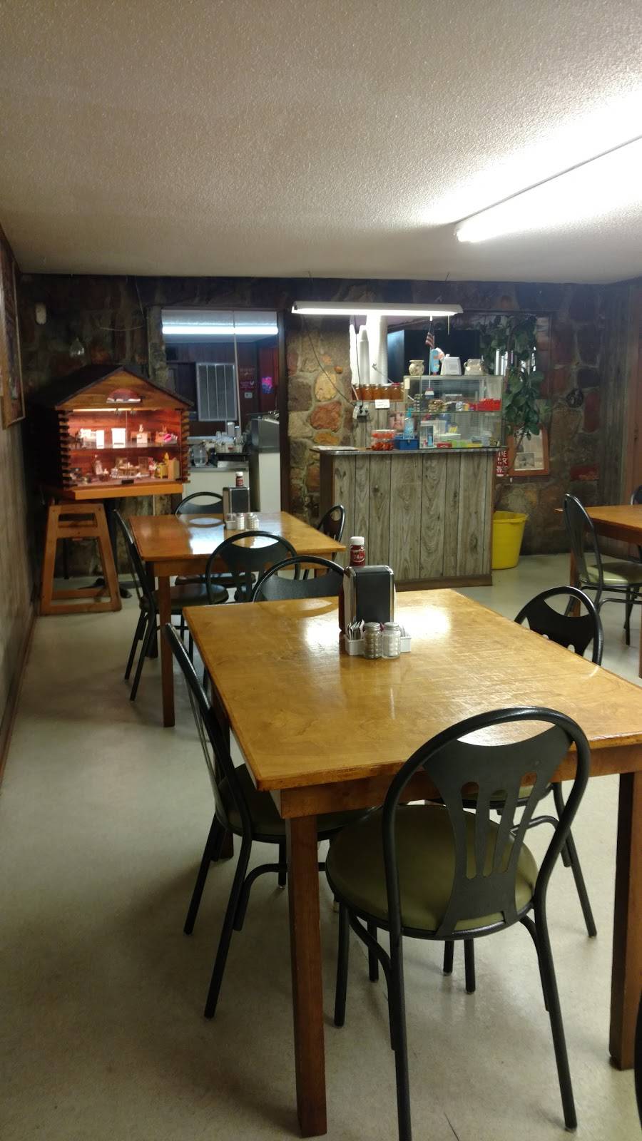 Country Diner | restaurant | 752 TN-13, Cunningham, TN 37052, USA | 9313873555 OR +1 931-387-3555