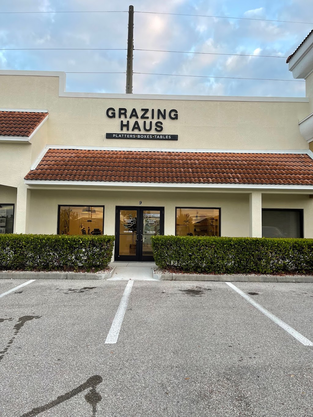 Grazing Haus | restaurant | 821 Cape Coral Pkwy W #9, Cape Coral, FL 33914, USA | 2397884656 OR +1 239-788-4656