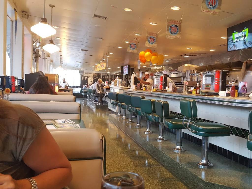 Mels Drive-In | restaurant | 3355 Geary Blvd, San Francisco, CA 94118, USA | 4153872255 OR +1 415-387-2255