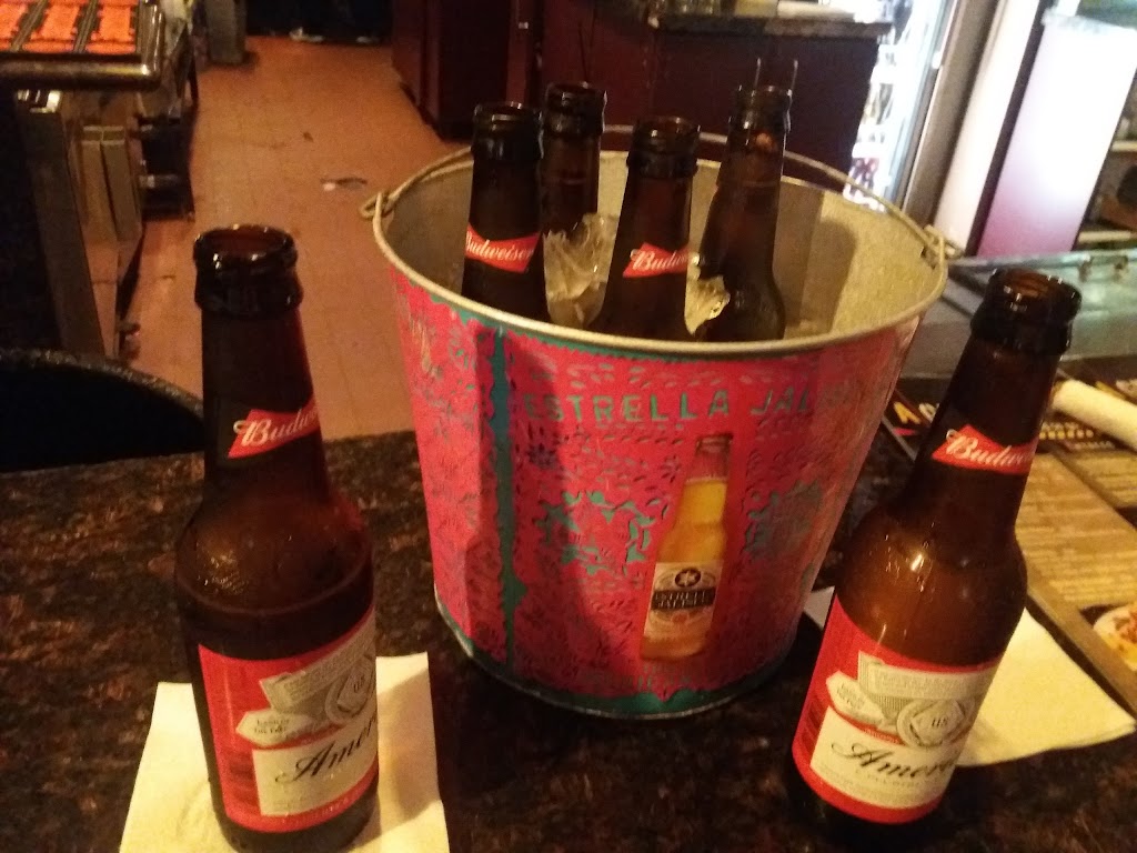 Hals Landing | restaurant | 6510 Arena Blvd, Laredo, TX 78041, USA | 9567274257 OR +1 956-727-4257