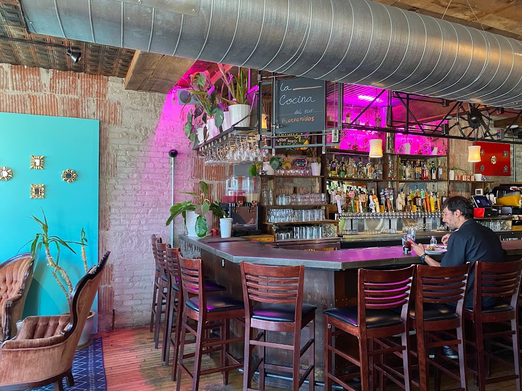 La Cocina del Sur empanadas bar/ Pedros | restaurant | 701 E Keefe Ave, Milwaukee, WI 53212, USA | 4148100108 OR +1 414-810-0108