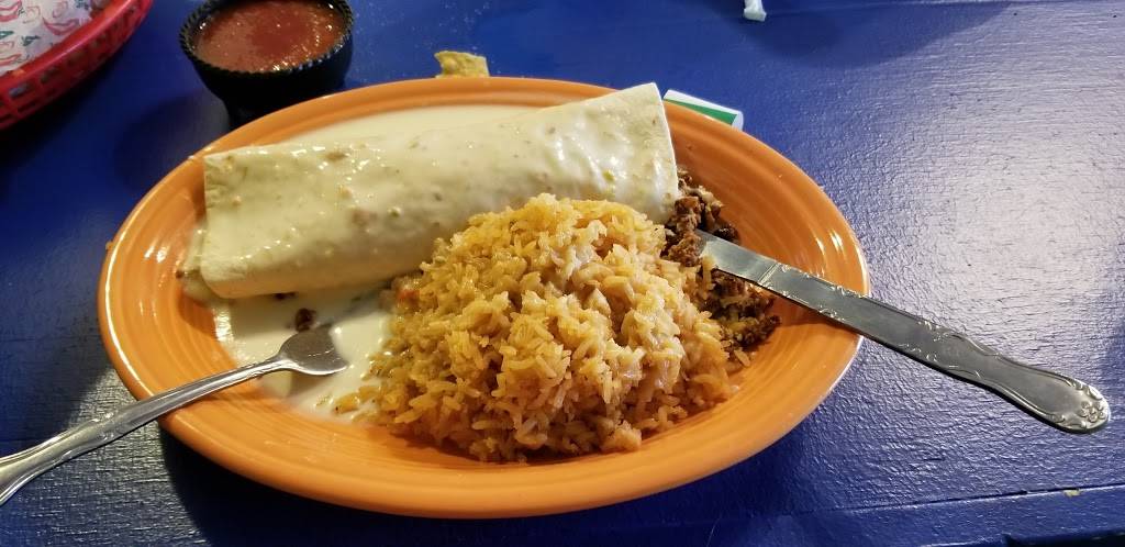 Sombreros Mexican Grill | restaurant | 3180 US-64, Crump, TN 38327, USA | 7316320299 OR +1 731-632-0299