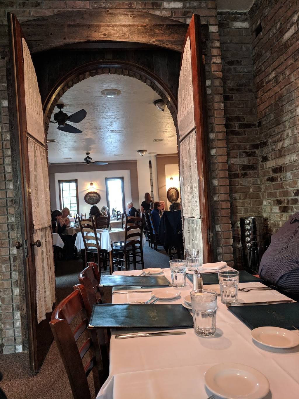 Cliffords Restaurant | restaurant | 514 Upper Harmony Rd, Evans City, PA 16033, USA | 7247899115 OR +1 724-789-9115