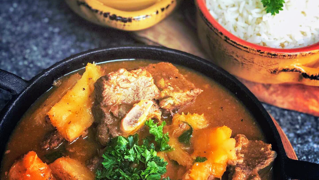 Brazilian Takeout | meal takeaway | 380 E Main St, Fall River, MA 02724, USA | 7742945176 OR +1 774-294-5176