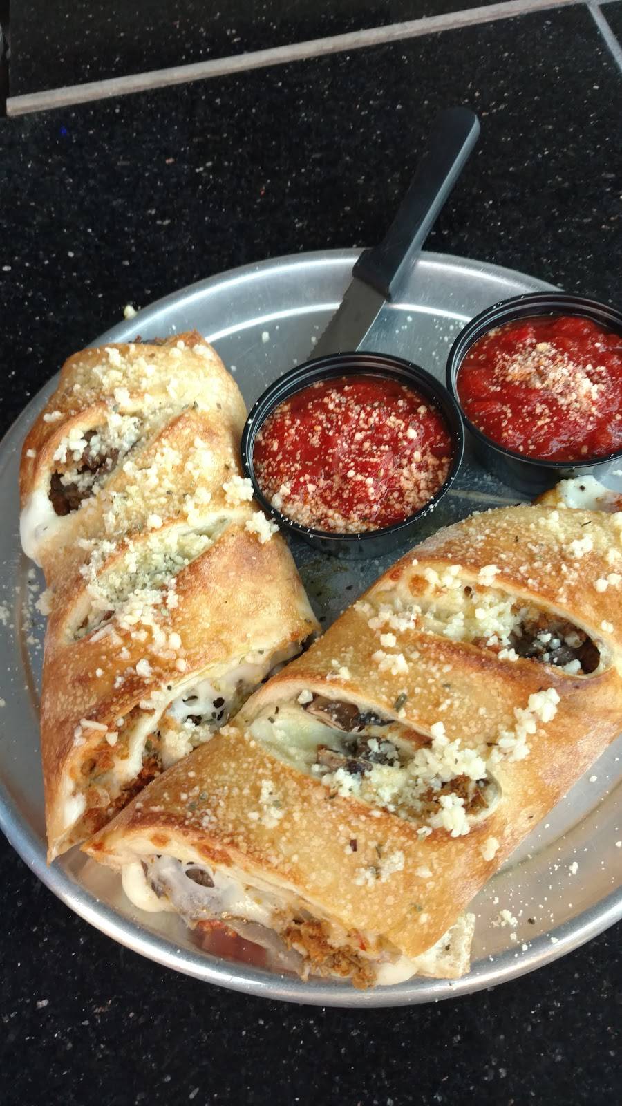 Off the Traxx | restaurant | 918 E New Haven Ave, Melbourne, FL 32901, USA | 3213272919 OR +1 321-327-2919