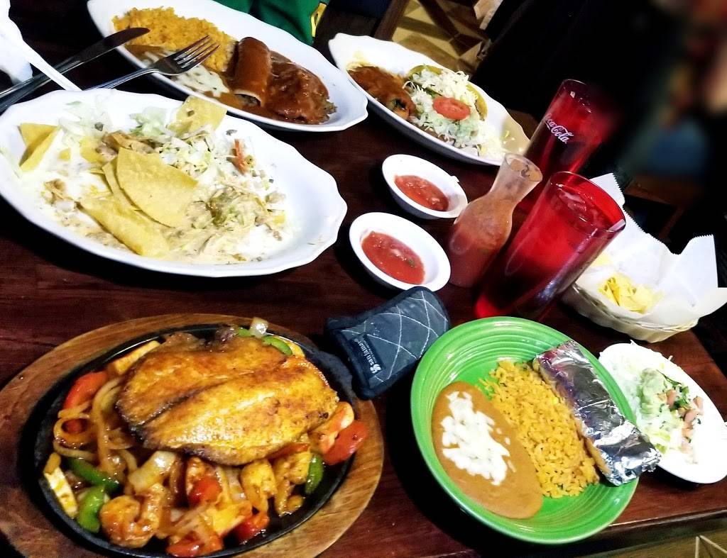 El Ranchito | restaurant | 2800 SW Fairlawn Rd, Topeka, KS 66614, USA | 7854382500 OR +1 785-438-2500