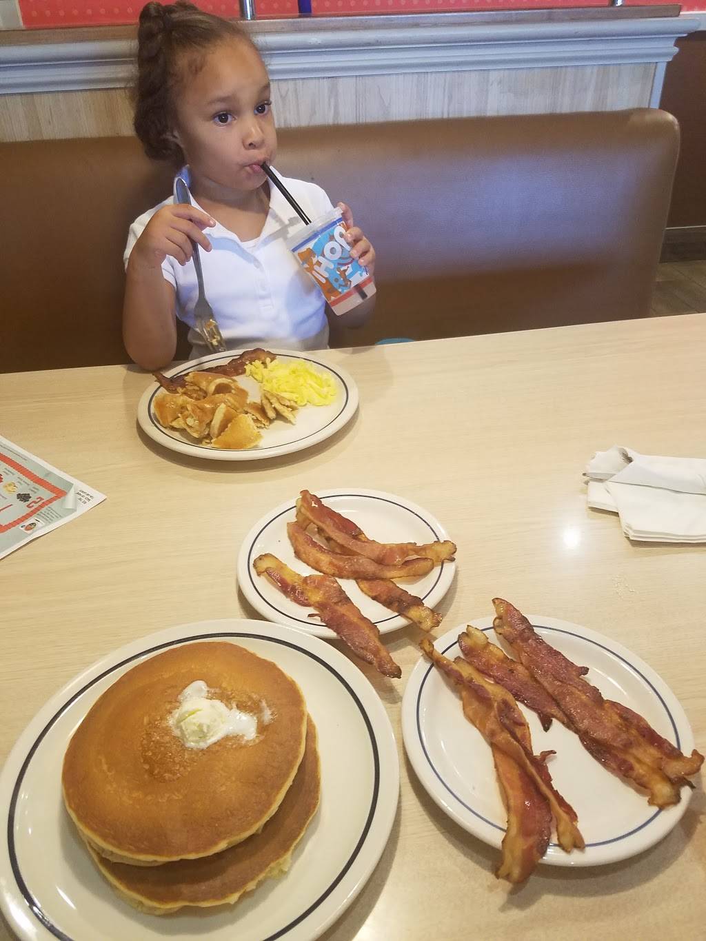 IHOP | bakery | 114 Plaza Dr, Vallejo, CA 94591, USA | 7076421566 OR +1 707-642-1566