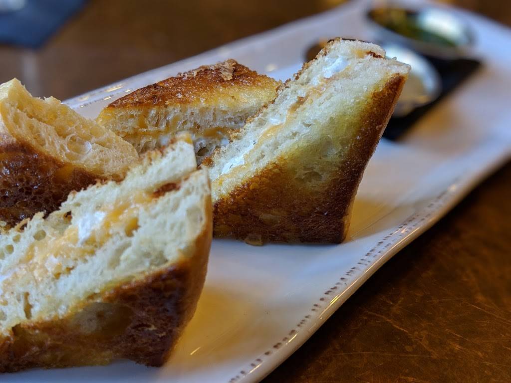 The Creole Burger Bar & Southern Kitchen | restaurant | 1218 Turner Rd, Lansing, MI 48906, USA | 5173711361 OR +1 517-371-1361