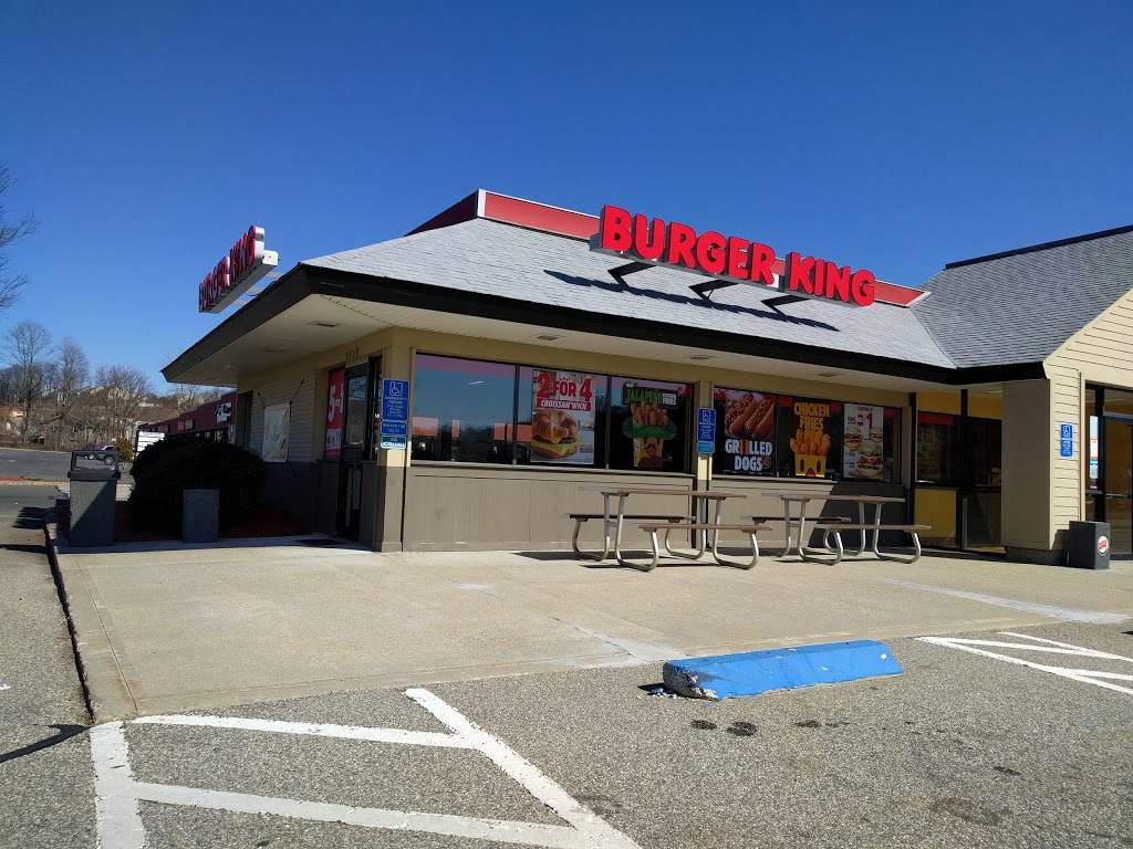 Burger King | restaurant | 2500 Berlin Turnpike, Newington, CT 06111, USA | 8606677130 OR +1 860-667-7130