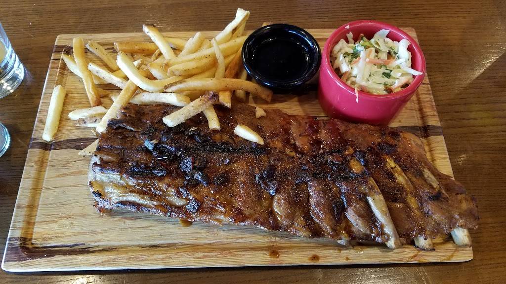 TGI Fridays | restaurant | 2201 75th St, Darien, IL 60561, USA | 6304340290 OR +1 630-434-0290