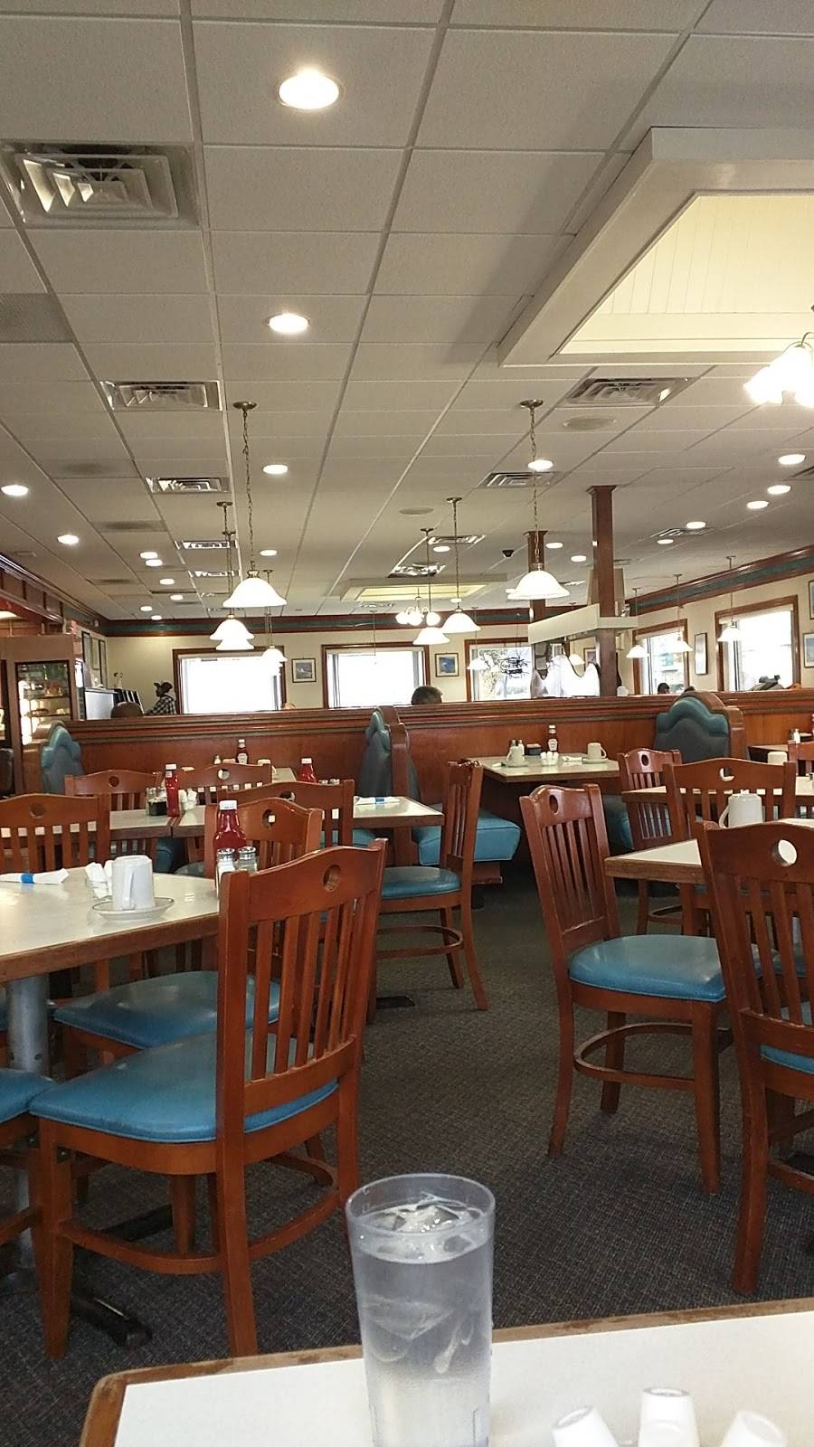 Mykonos Family Restaurant | restaurant | 8501 W Capitol Dr, Milwaukee, WI 53222, USA | 4144381939 OR +1 414-438-1939