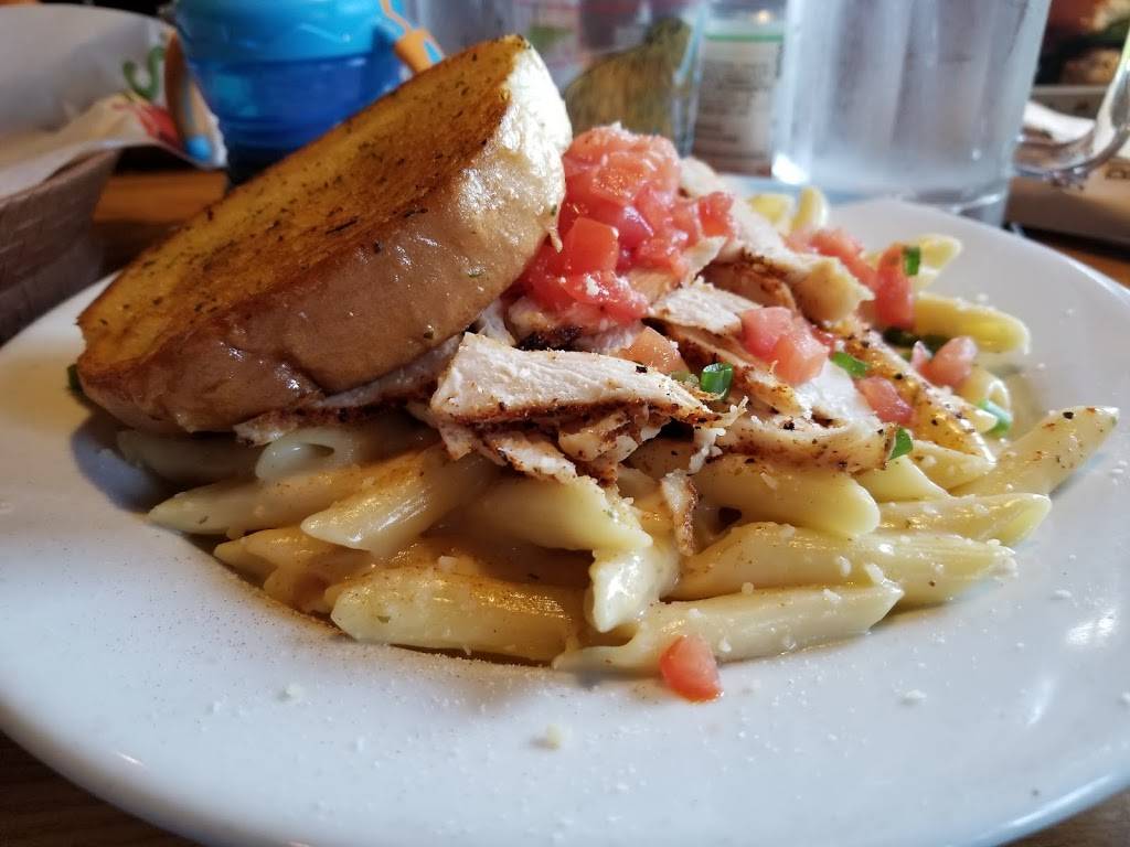 Chilis Grill & Bar | restaurant | 101 Westfield Dr, St Peters, MO 63376, USA | 6363974447 OR +1 636-397-4447