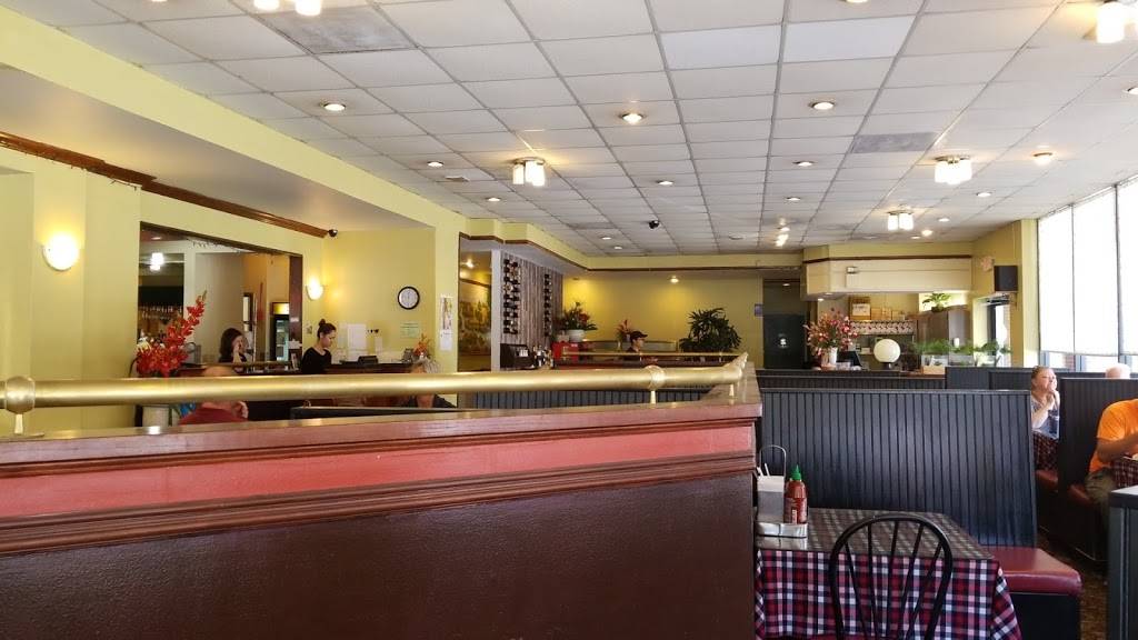 Pho Quyen | restaurant | 2740 E Fowler Ave, Tampa, FL 33612, USA | 8136323444 OR +1 813-632-3444