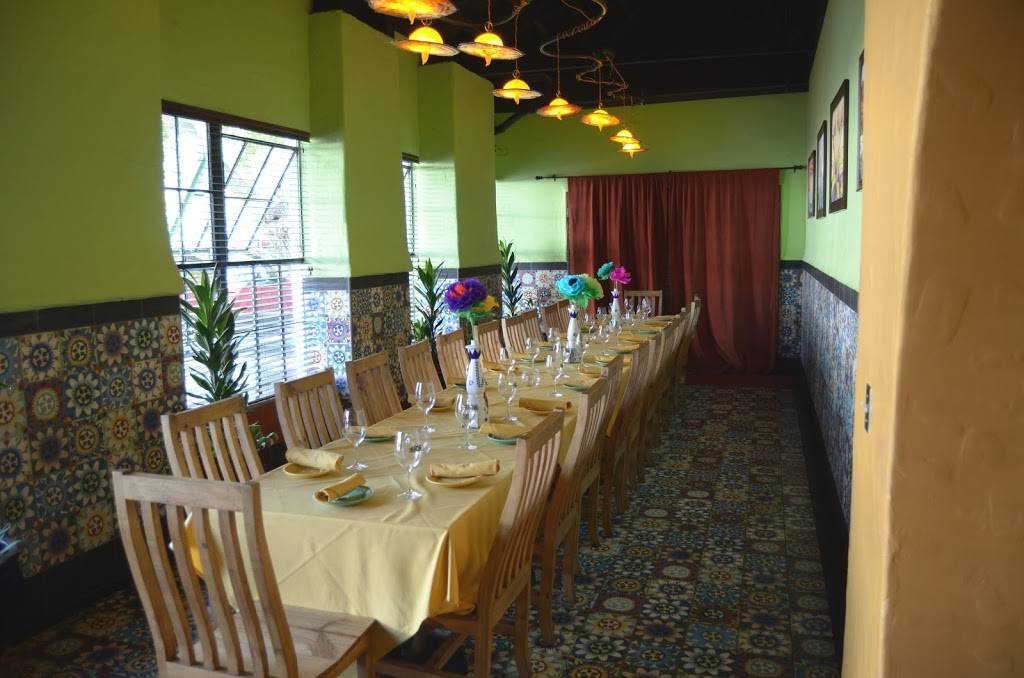 Casa Blanca Restaurant & Cantina | restaurant | 330 State St, Santa Barbara, CA 93101, USA | 8058458966 OR +1 805-845-8966