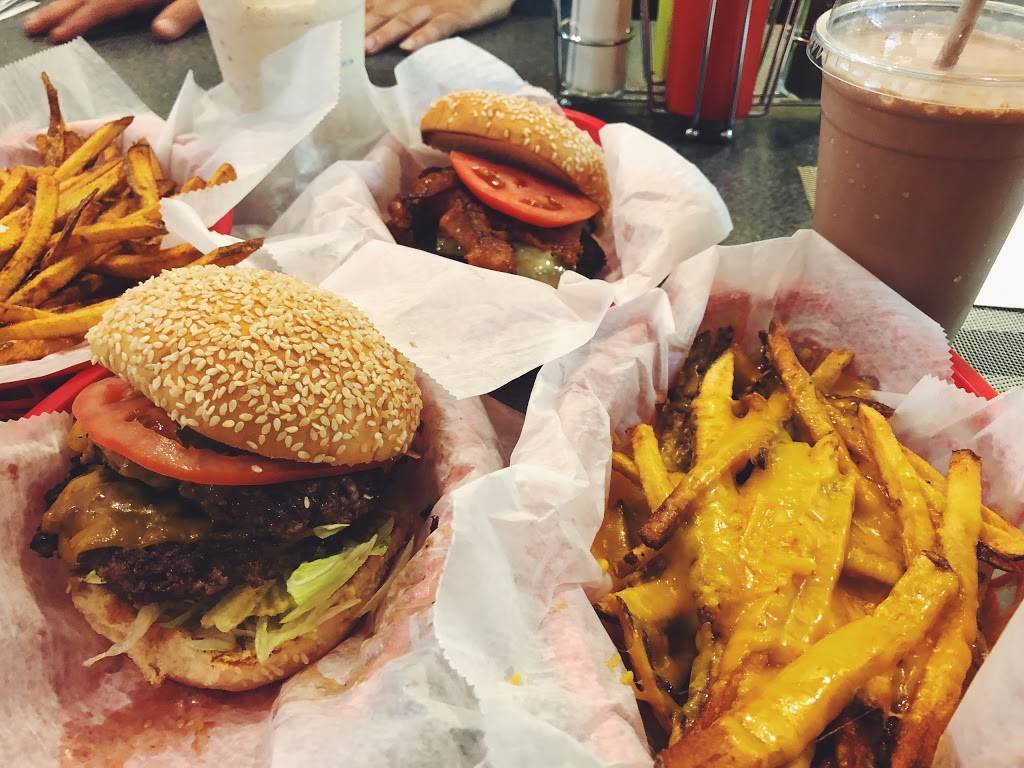 Zacks Burgers and Shakes | restaurant | 520 High Rd, Berlin, CT 06037, USA | 8603572089 OR +1 860-357-2089