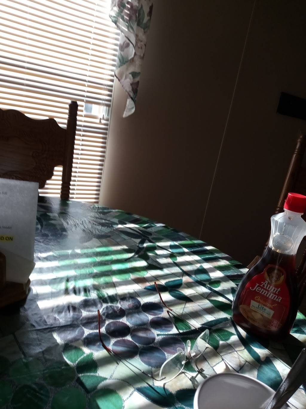 Golden Nugget Seafood | restaurant | 166 Main St, Jefferson, SC 29718, USA | 8436583474 OR +1 843-658-3474