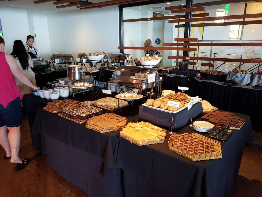 Tom Hams Lighthouse | restaurant | 2150 Harbor Island Dr, San Diego, CA 92101, USA | 6192919110 OR +1 619-291-9110