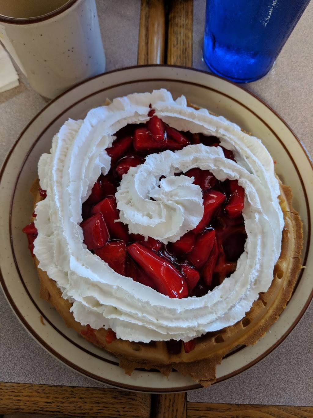 Two Sisters Restaurant | cafe | 522 1st St W, Milan, IL 61264, USA | 3097873663 OR +1 309-787-3663