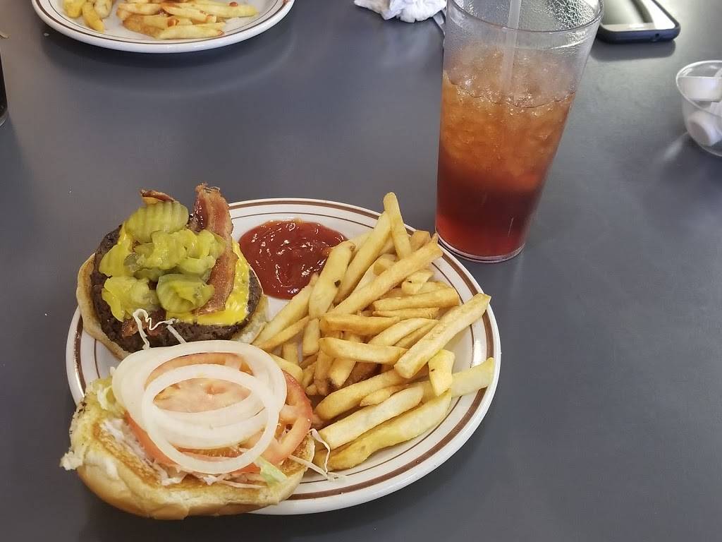 Hopes Cafe On The Boulevard | cafe | 3327 Garden City Blvd SE, Roanoke, VA 24014, USA | 5404272200 OR +1 540-427-2200