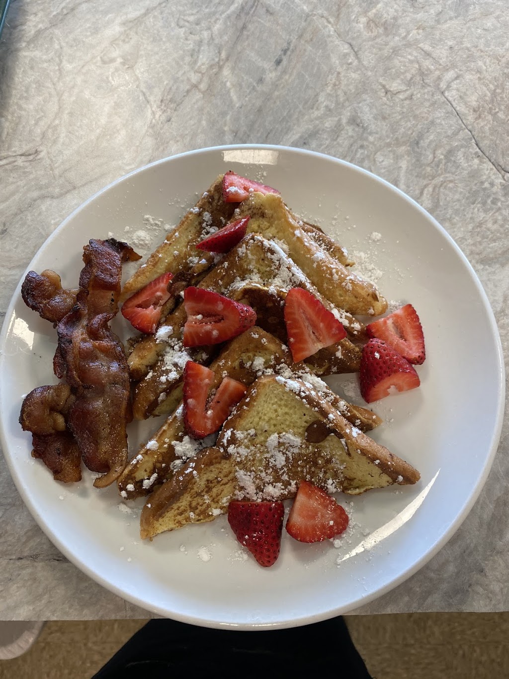 Hometown Eatery LLC | restaurant | 465 NE Front St, Dongola, IL 62926, USA | 6188274200 OR +1 618-827-4200