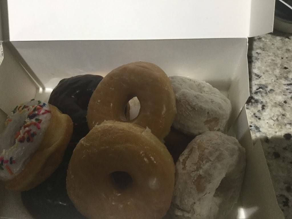 Donut Palace Potranco SA | restaurant | 15122 Potranco Rd, San Antonio, TX 78253, USA | 2109719978 OR +1 210-971-9978