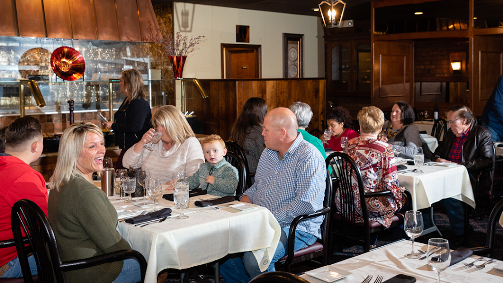 The Crown Sterling | restaurant | 6120 Fort Ave, Lynchburg, VA 24502, USA | 4342397744 OR +1 434-239-7744