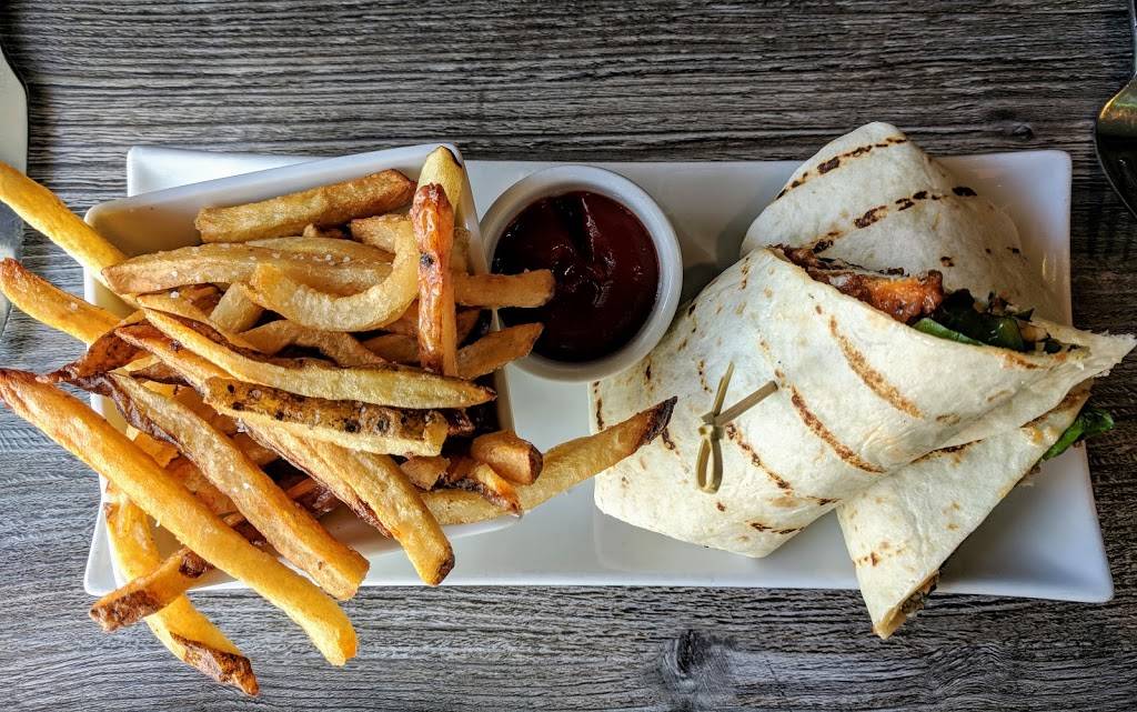 Breakwater Restaurant & Bar | restaurant | 203 Carteret St Ste 102, Beaufort, SC 29902, USA | 8433790052 OR +1 843-379-0052