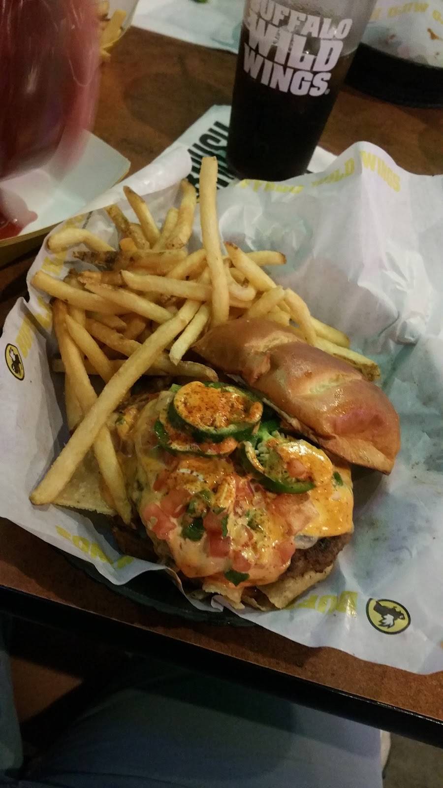 Buffalo Wild Wings | restaurant | 627 Berlin - Cross Keys Rd, Sicklerville, NJ 08081, USA | 8567280382 OR +1 856-728-0382