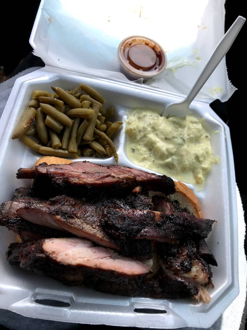 Basils Bar B Que | restaurant | 4498 Clarcona Ocoee Rd, Orlando, FL 32810, USA | 3212394928 OR +1 321-239-4928