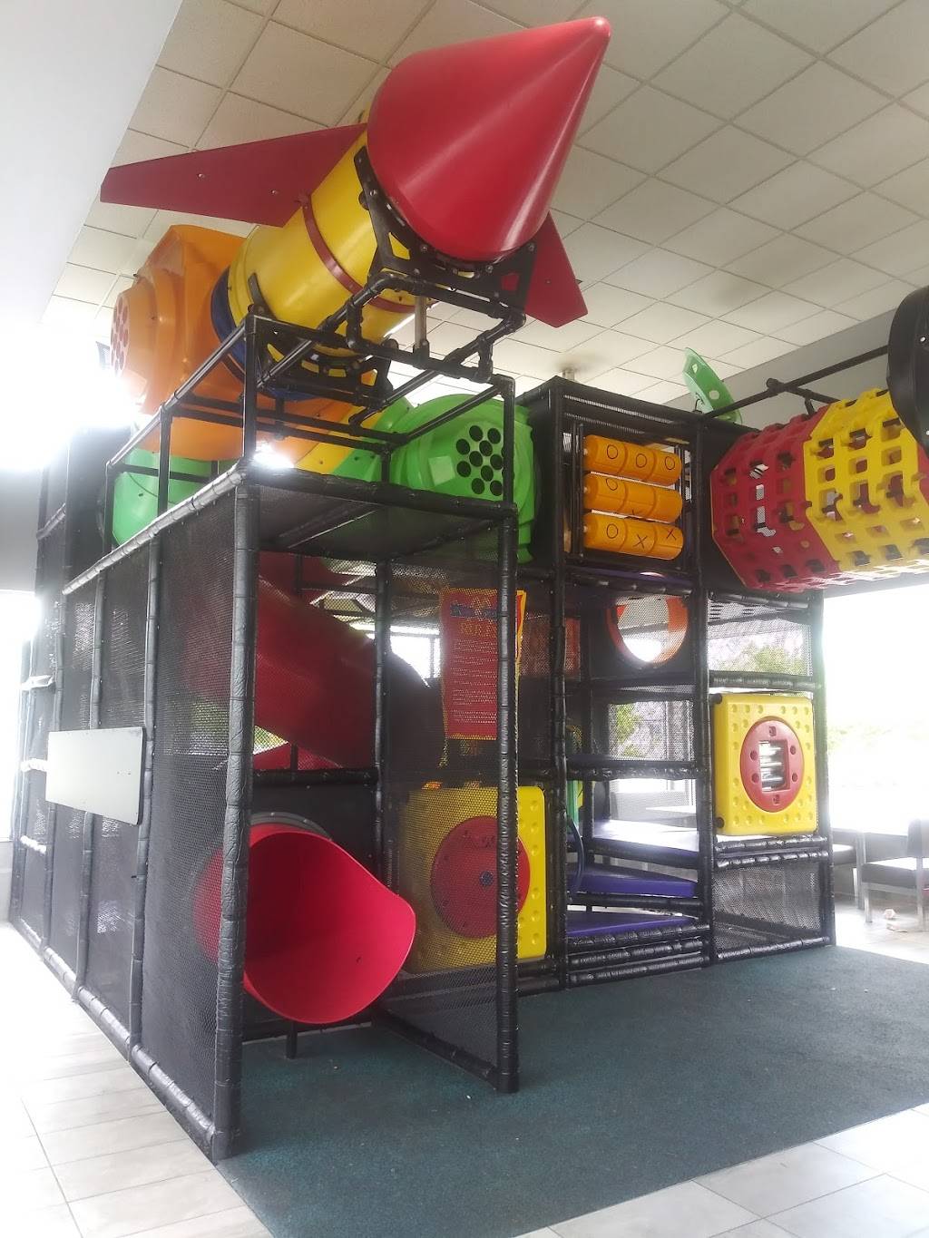 McDonalds | cafe | 17921 E 9 Mile Rd, Eastpointe, MI 48021, USA | 5867721311 OR +1 586-772-1311