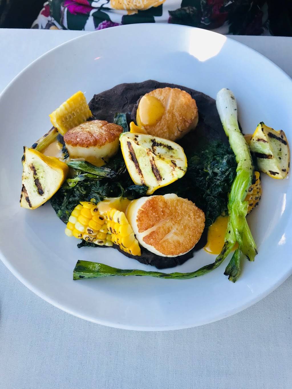 Saltys on the Columbia | restaurant | 3839 NE Marine Dr, Portland, OR 97211, USA | 5032884444 OR +1 503-288-4444