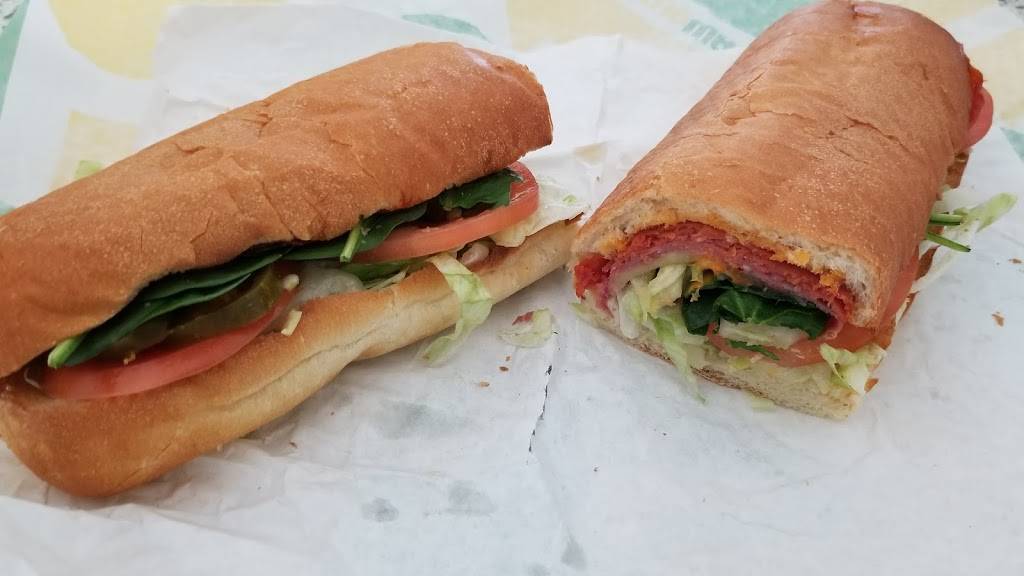 Subway | restaurant | 5628-1 Pelican Strand Blvd, Naples, FL 34110, USA | 2395920095 OR +1 239-592-0095