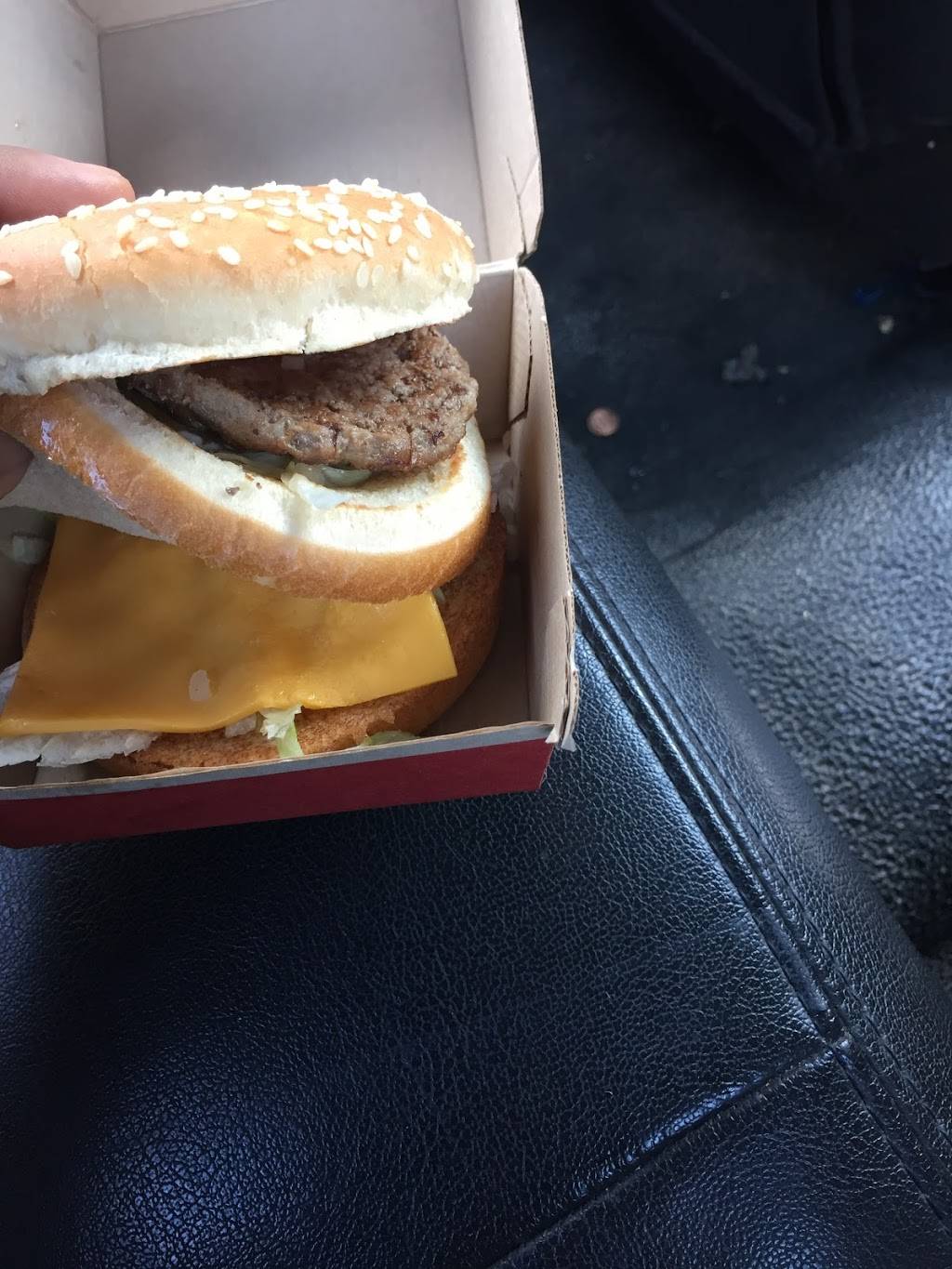 McDonalds | cafe | 420 E Market St, Louisville, KY 40202, USA | 5025838400 OR +1 502-583-8400