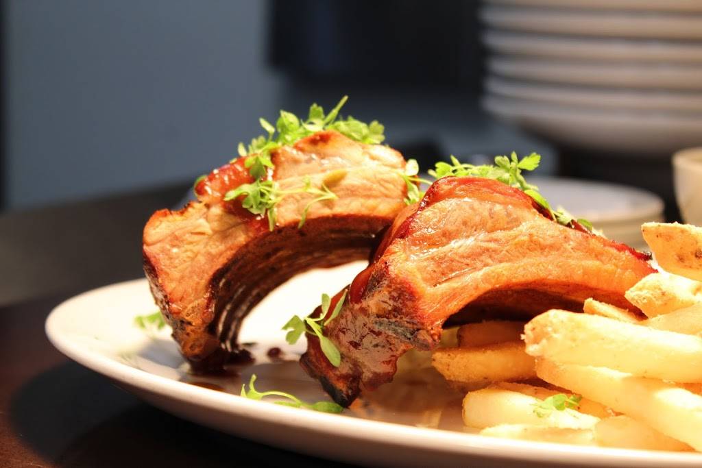 The Cape Club | restaurant | 125 Falmouth Woods Rd, East Falmouth, MA 02536, USA | 5085404005 OR +1 508-540-4005