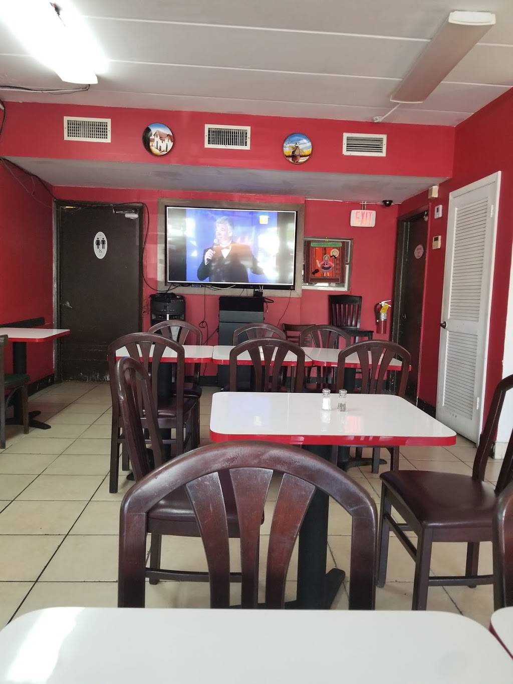 La Peruanita Restaurant | restaurant | 16630 NE 2nd Ave, Miami, FL 33162, USA | 7865659530 OR +1 786-565-9530