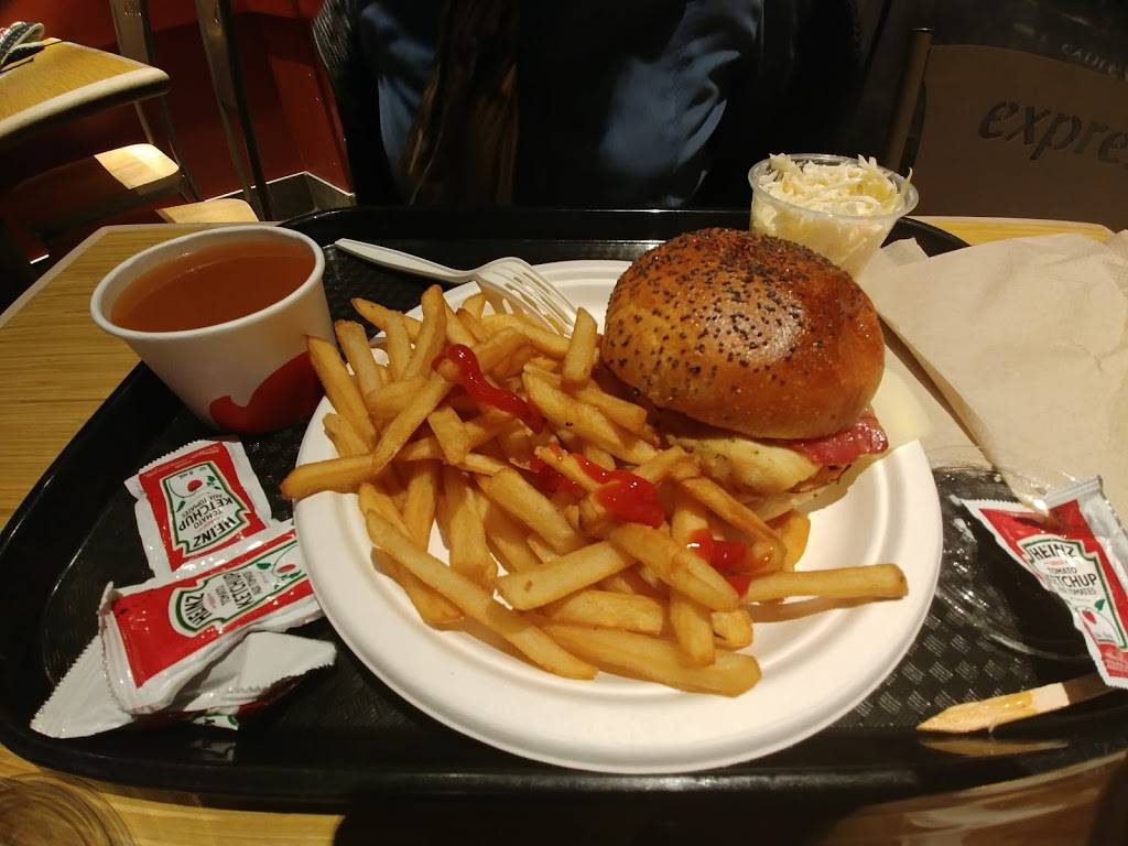 St-Hubert Express | restaurant | 2772 Ch Ste-Foy, Québec, QC G1V 1V7, Canada | 4186581234 OR +1 418-658-1234