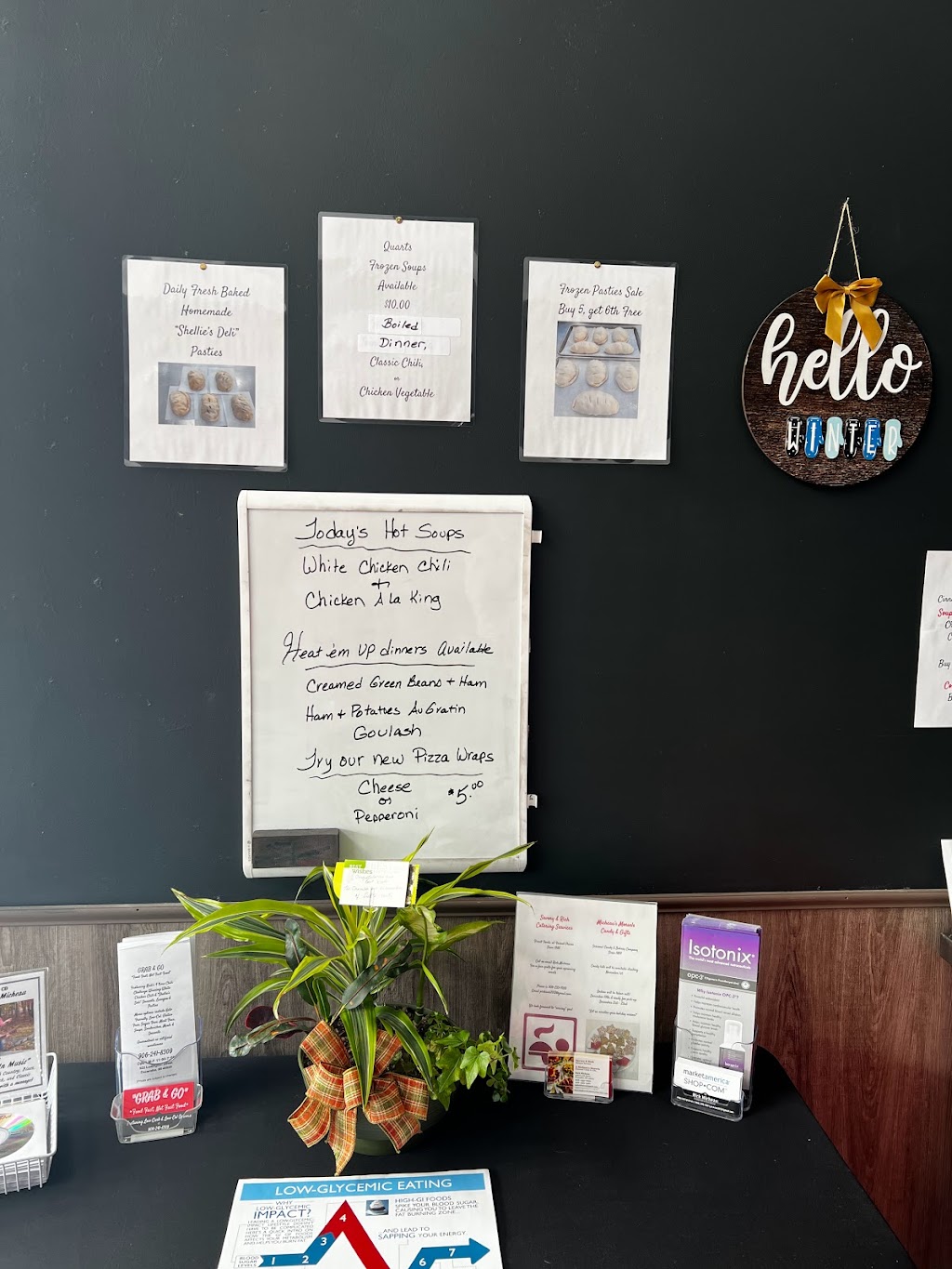 Grab & Go | restaurant | 922 Ludington St, Escanaba, MI 49829, USA | 9062418309 OR +1 906-241-8309