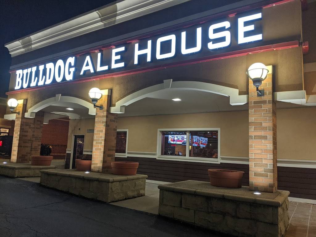 Bulldog Ale House | restaurant | 100 E Roosevelt Rd, Villa Park, IL 60181, USA | 8479040333 OR +1 847-904-0333