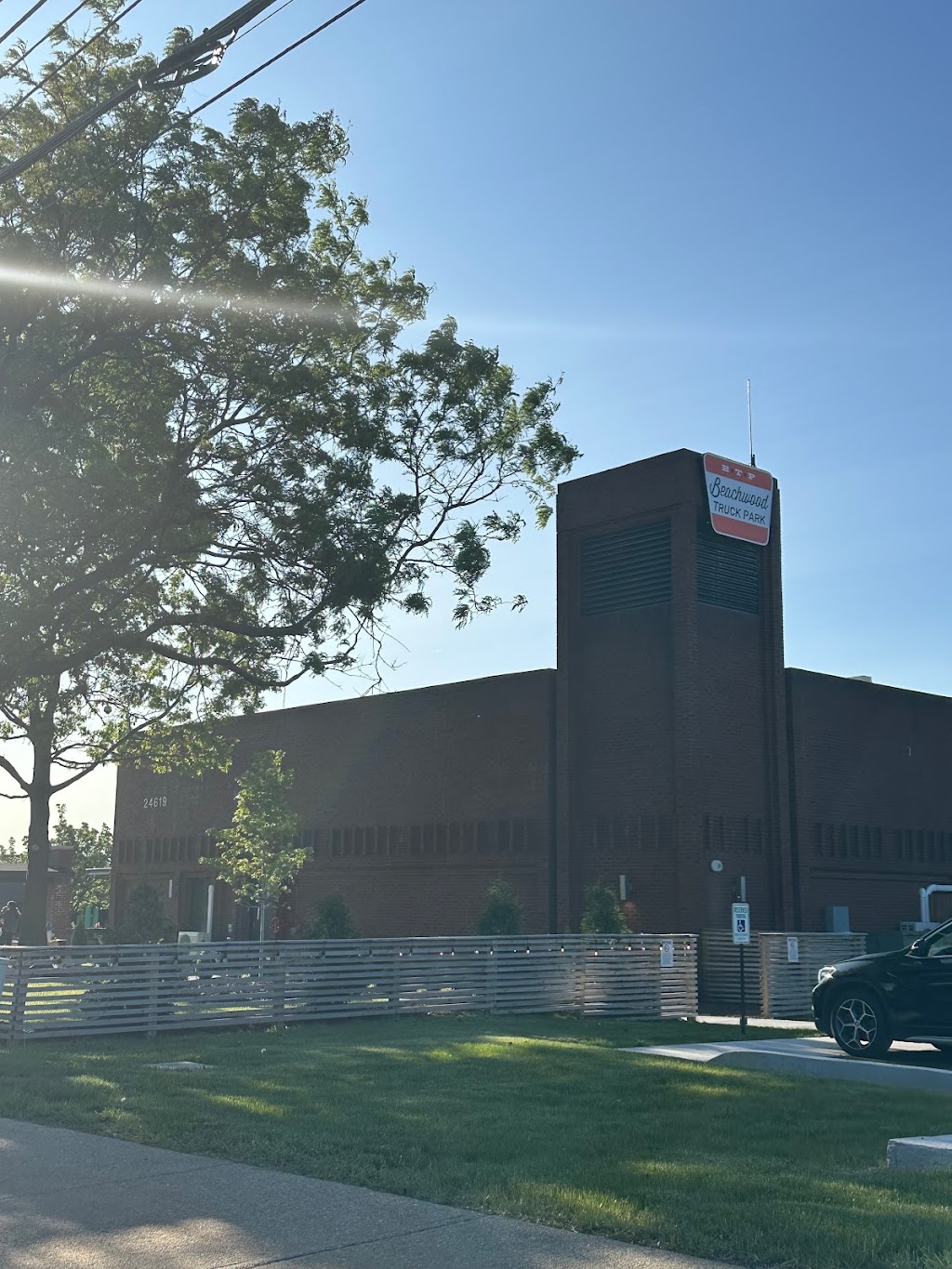 Beachwood Truck Park | restaurant | 24619 Chagrin Blvd, Beachwood, OH 44122, USA | 2163641067 OR +1 216-364-1067
