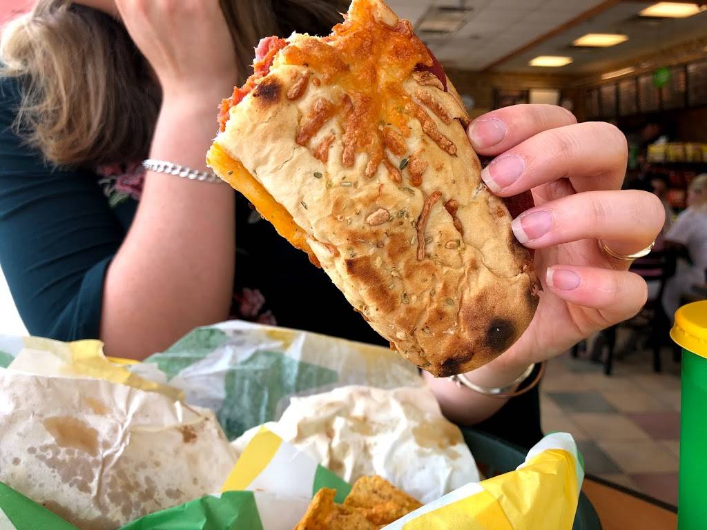 Subway | meal takeaway | 321 E Broad St, Richmond, VA 23219, USA | 8046497827 OR +1 804-649-7827