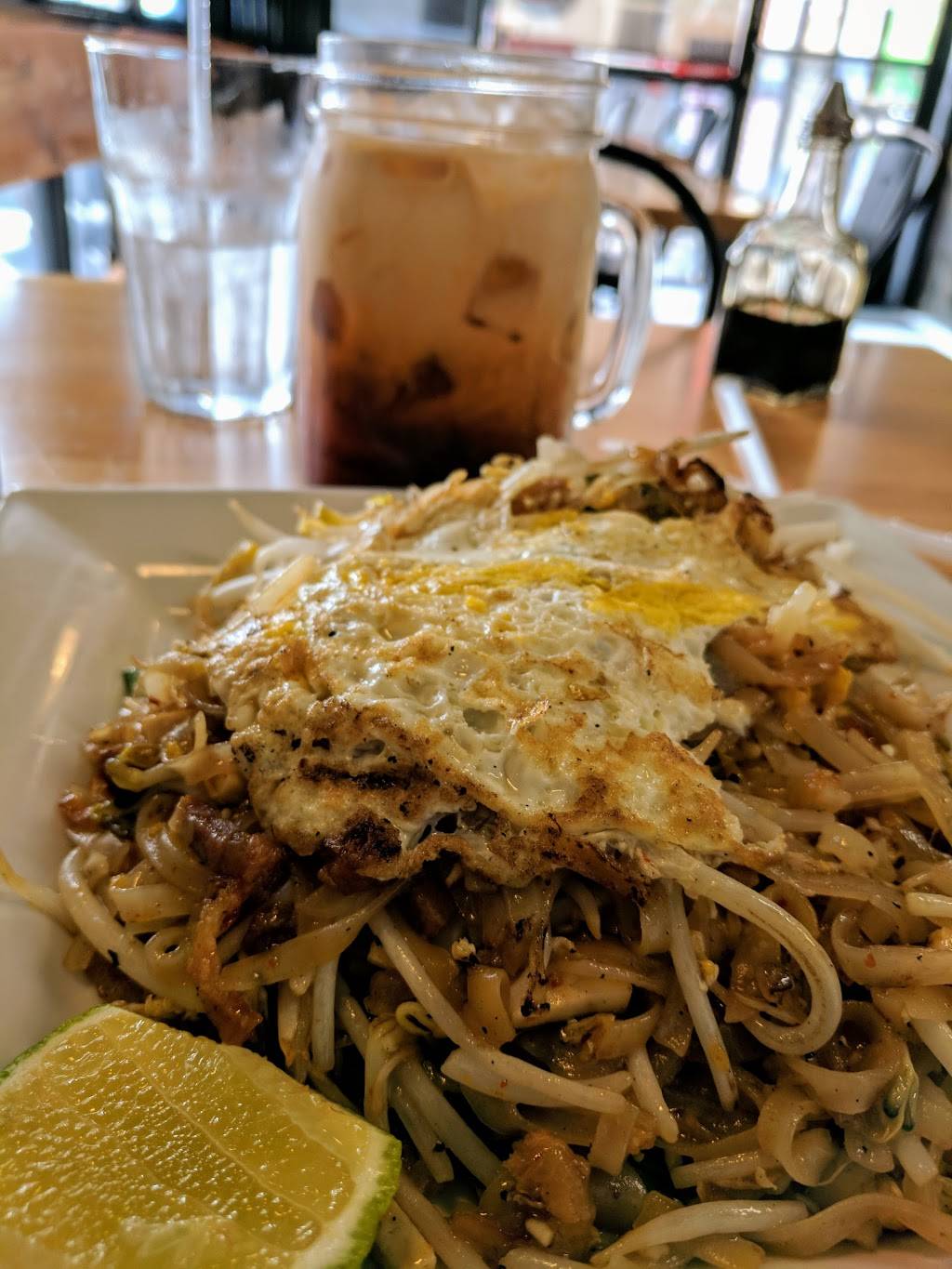 Jaopaya Cafe | restaurant | 14653 Victory Blvd, Van Nuys, CA 91411, USA | 8189890953 OR +1 818-989-0953