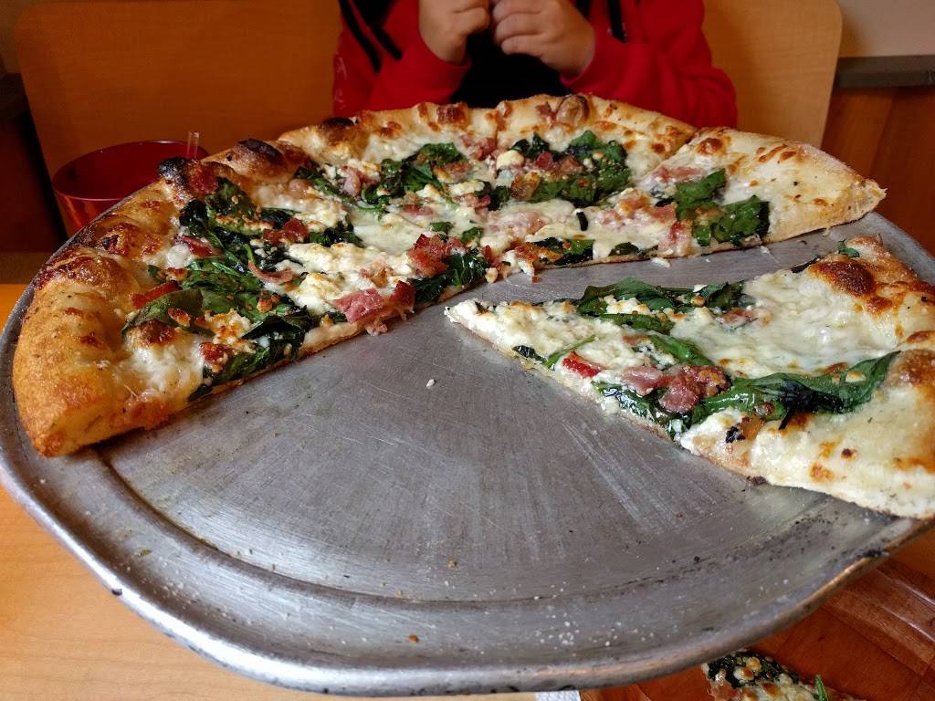 Mystic Mountain Pizza | restaurant | 4118 E 1st St, Blue Ridge, GA 30513, USA | 7069460378 OR +1 706-946-0378