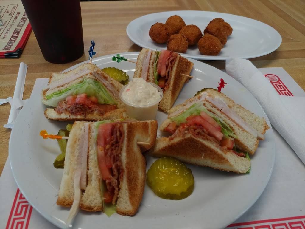 Marteens Family Restaurant | restaurant | 2 W Main St, Everett, PA 15537, USA | 8146529653 OR +1 814-652-9653