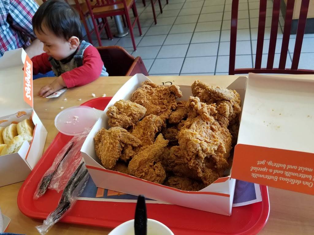 Popeyes Louisiana Kitchen | restaurant | 4241 N Pershing Dr, Arlington, VA 22203, USA | 7035169336 OR +1 703-516-9336