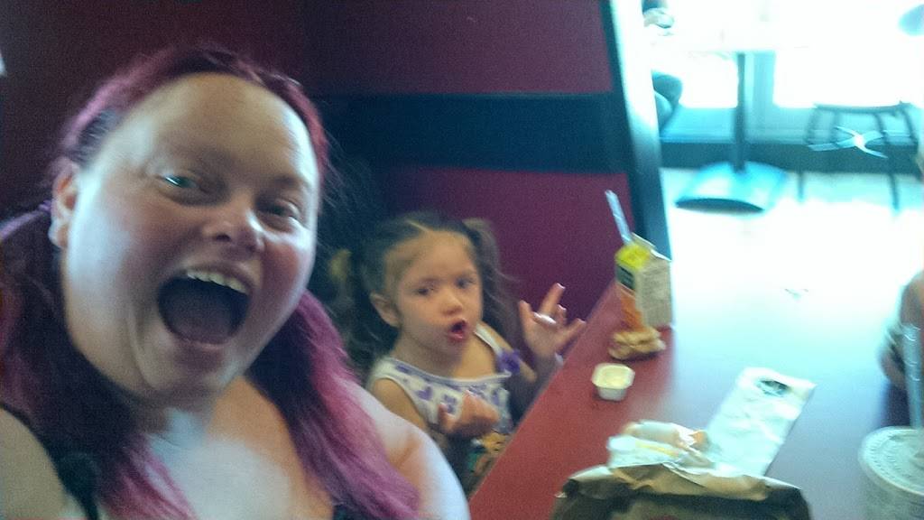 Jack in the Box | restaurant | 5656 California Ave, Bakersfield, CA 93309, USA | 6613259067 OR +1 661-325-9067