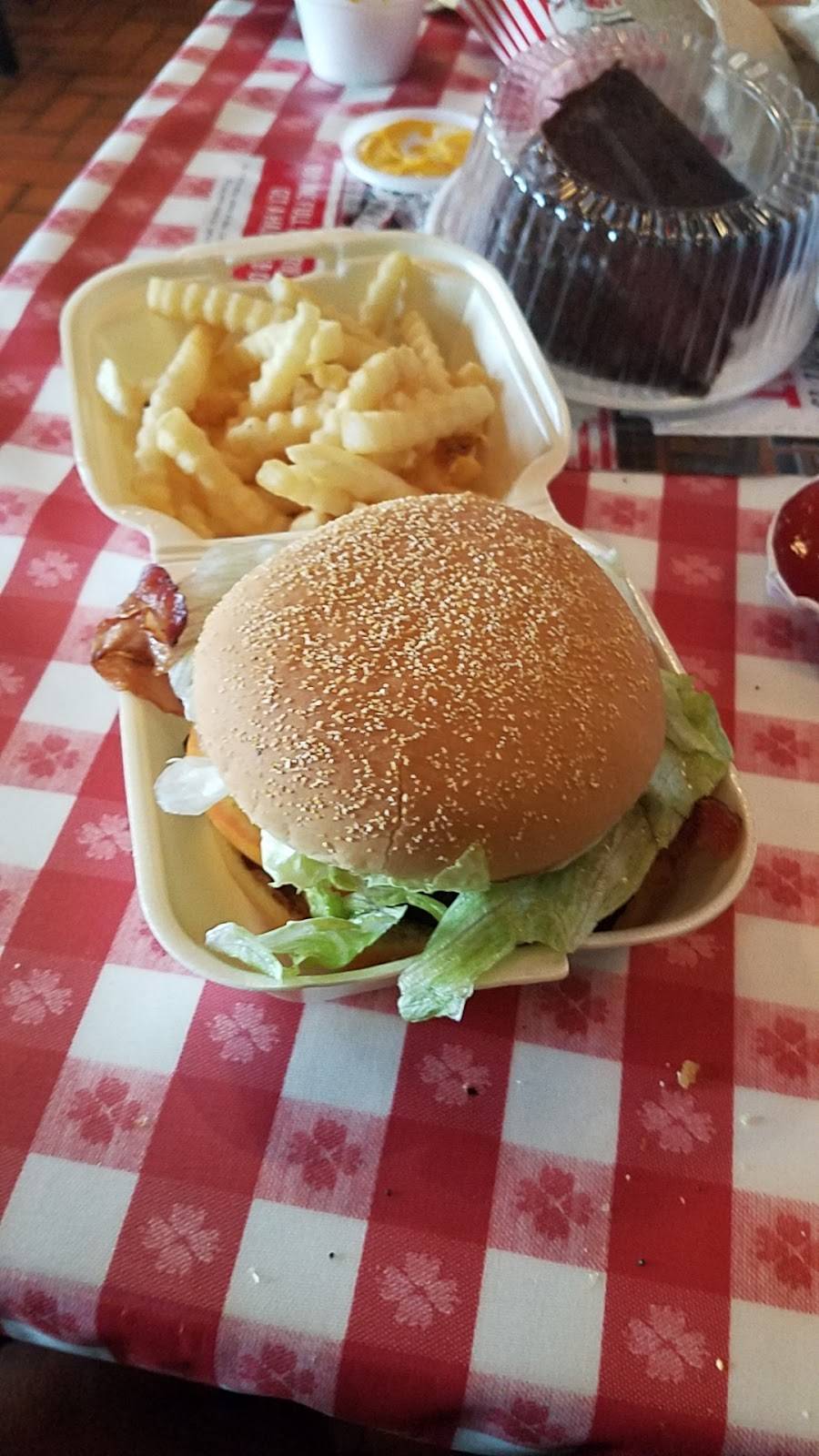 Portillos Hot Dogs | meal takeaway | 6102 W Grand Ave, Gurnee, IL 60031, USA | 8472645060 OR +1 847-264-5060