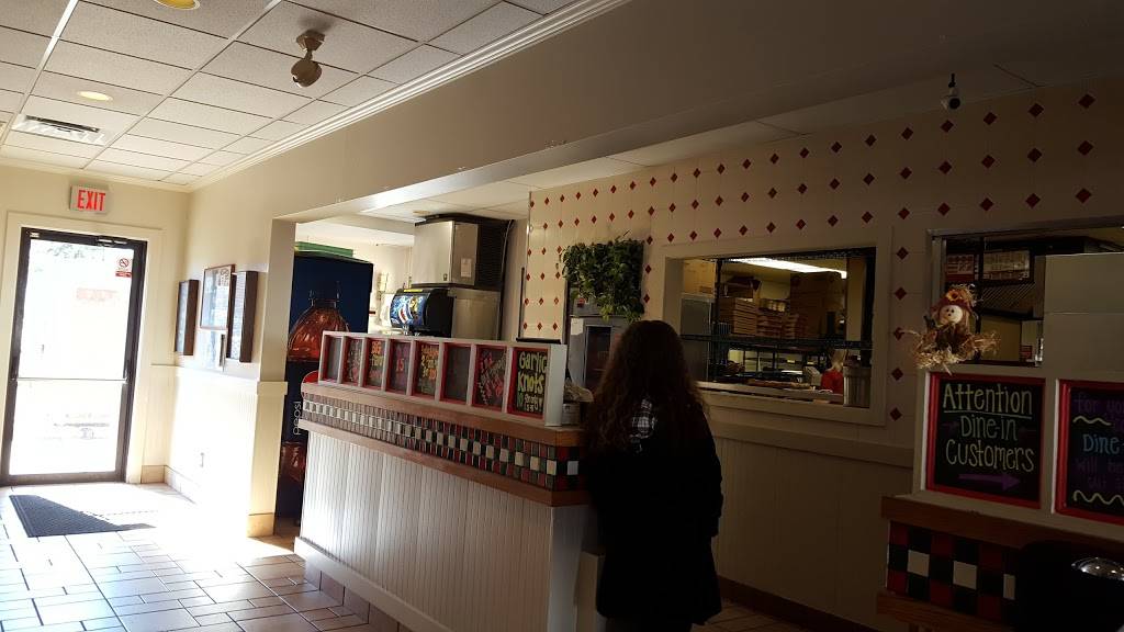 Pizza Hut | meal takeaway | 2041 US-41 N, Henderson, KY 42420, USA | 2708274141 OR +1 270-827-4141