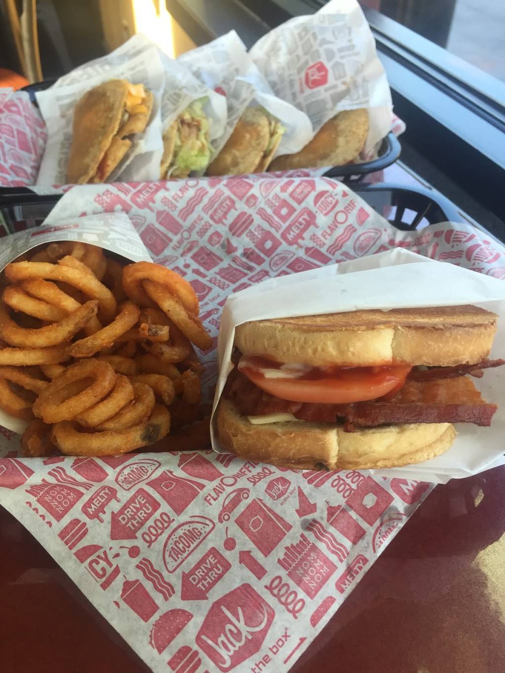 Jack in the Box | restaurant | 13495 Beach Blvd, La Mirada, CA 90638, USA | 5629022214 OR +1 562-902-2214