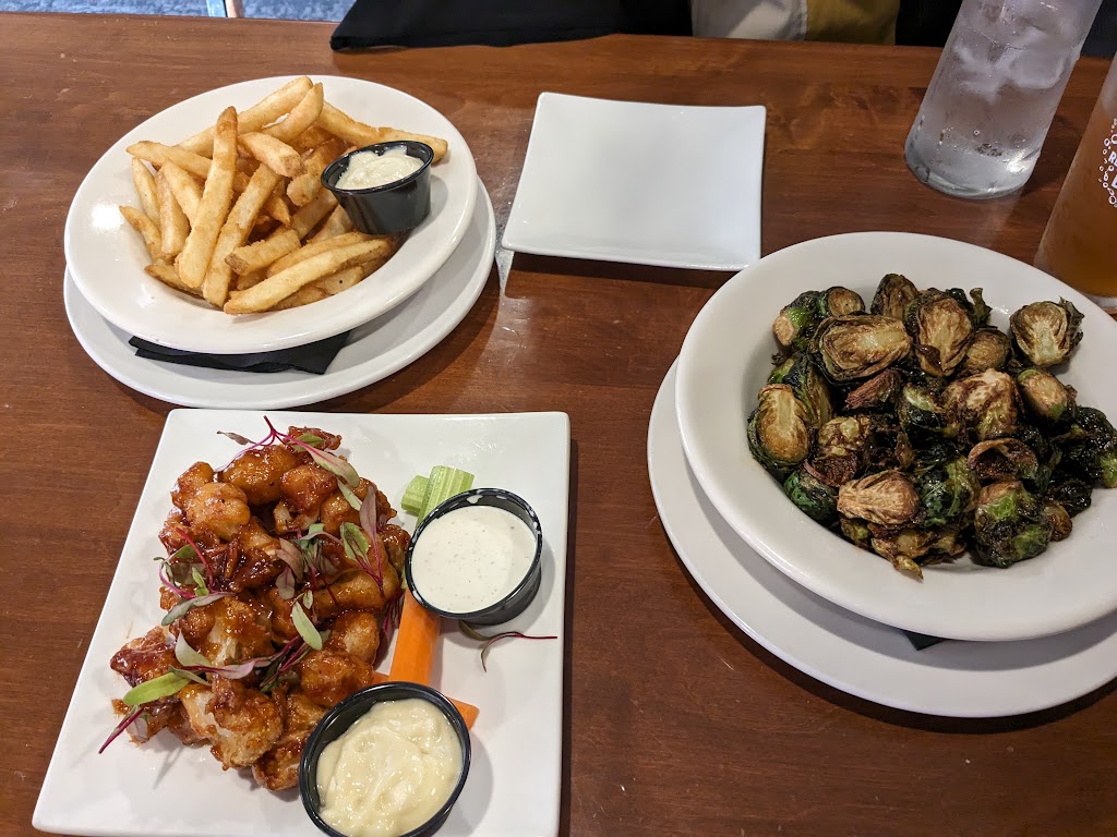 Moguls Grille & Taproom | restaurant | 371 Ski Hill Rd, Lutsen, MN 55612, USA | 2186633020 OR +1 218-663-3020