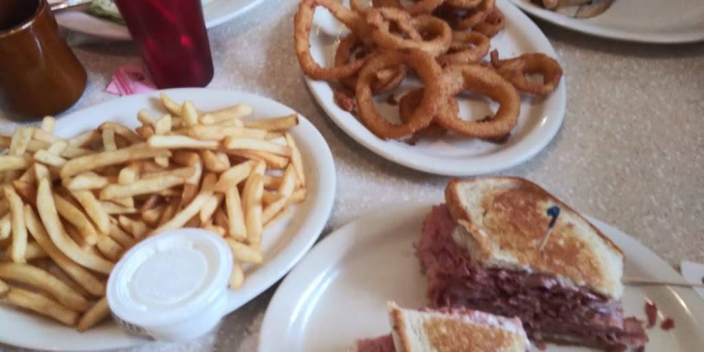 Merri-Men Drive In | restaurant | 7021 Merriman Rd, Garden City, MI 48135, USA | 7344216620 OR +1 734-421-6620